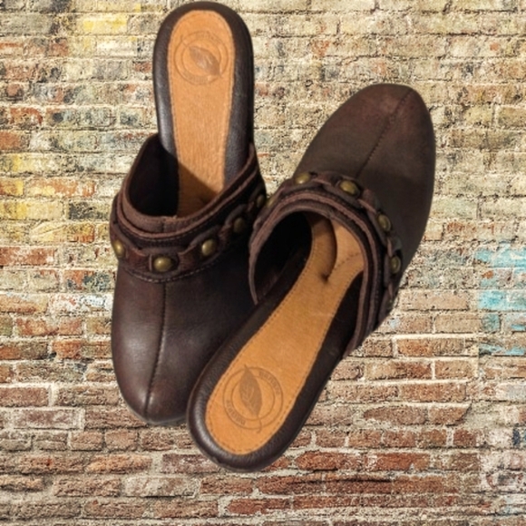 New Nurture by Lamaze Dory Women's Brown Leather Clogs Women's Size 7 - Picture 1 of 5